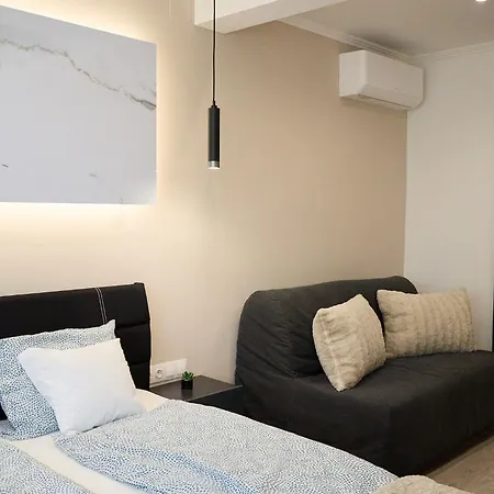 Abraapartman2 700m Apartment