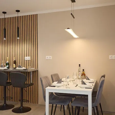 ábraapartman2 700m Apartamento *